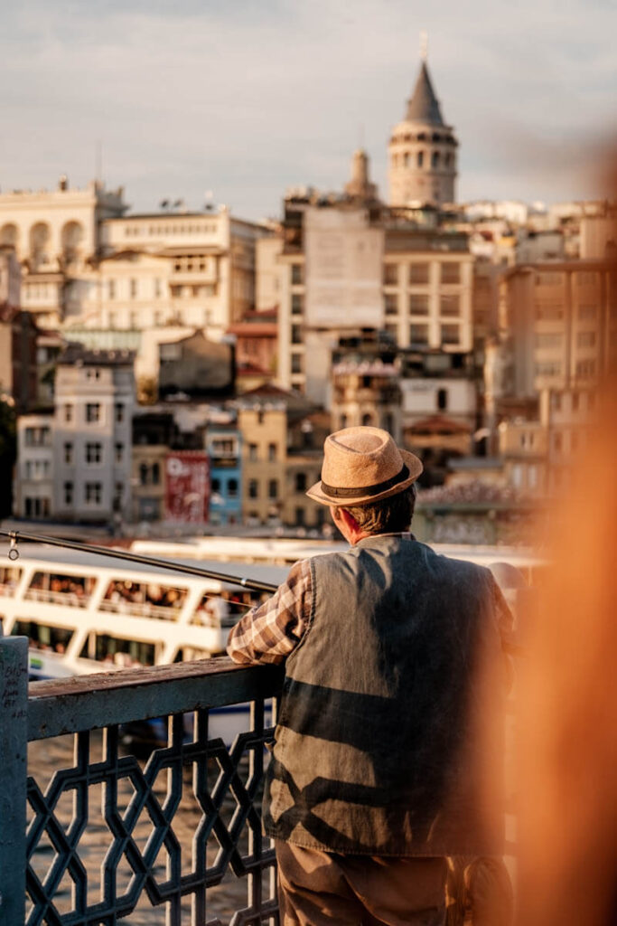 Wat zien in Istanbul vissers op de Galatabrug Reislegende