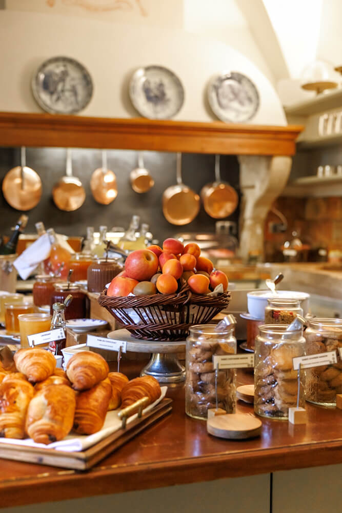 Grignan Drome Provencale Le Clair de la Plume breakfast Frankrijk Reislegende