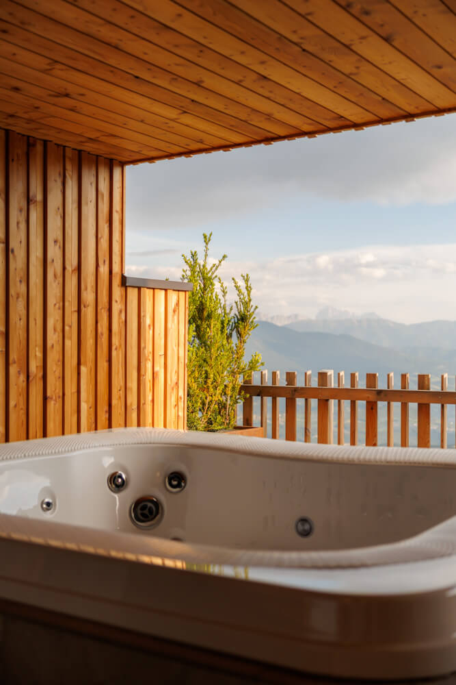 Tratterhof Mountain Sky Hotel Luxury Suite with Terrace Mountain Sky whirlpool Reislegende