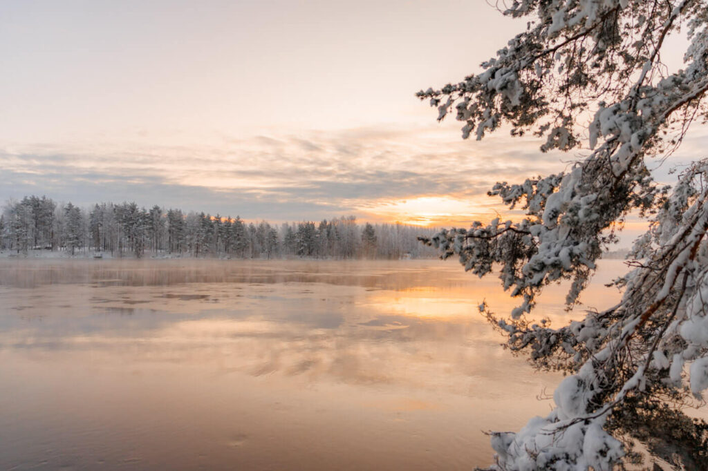 Bevriezen alle meren in Finland in de winter Reislegende