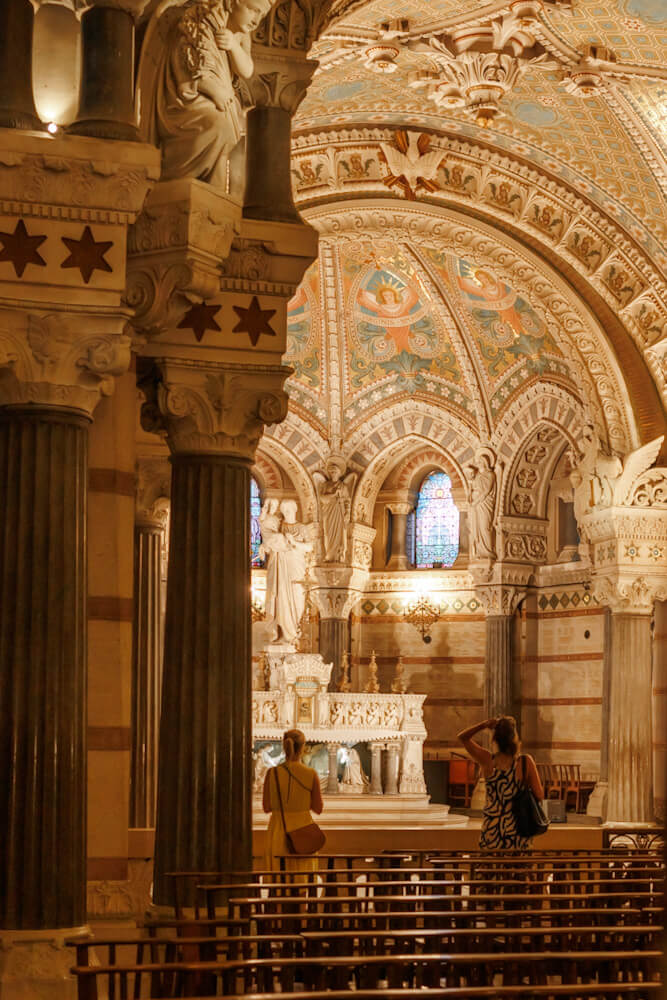 Crypte basiliek Fourviere Lyon Frankrijk Reislegende