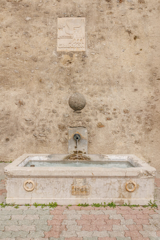 Fontein Chateau de Grandson Vaud Zwitserland Reislegende