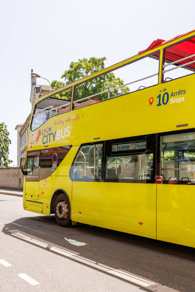 Sight seeing bus Fourviere Lyon Frankrijk Reislegende