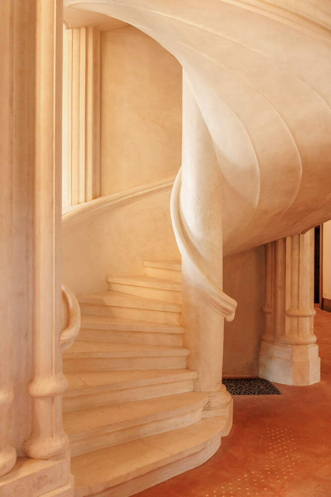 Trap Chateau de Grandson Vaud Zwitserland Reislegende