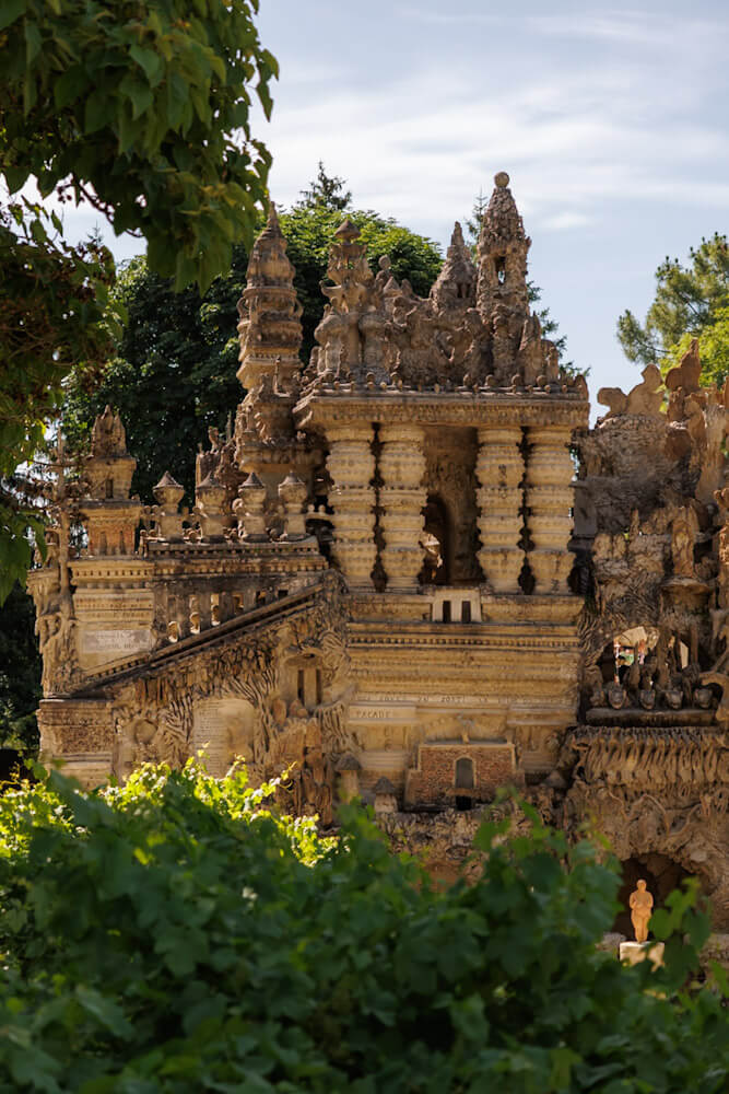Drome Palais Ideal du Facteur Cheval in Hauterives Frankrijk Reislegende