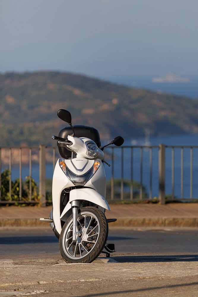 Met een scooter rijden op Elba Reislegende