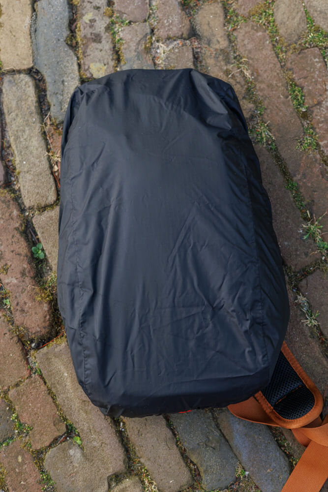 Review Think Tank Turnstyle 11 liter regenhoes Reislegende