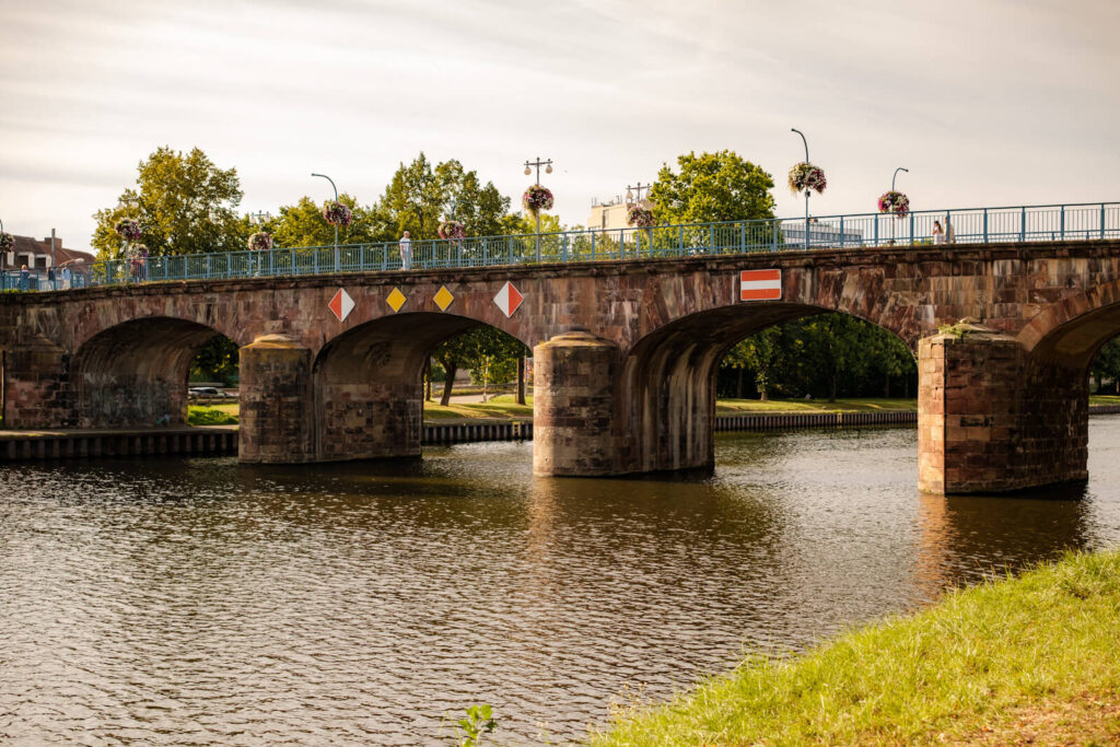 Alte Brucke Saarbrucken Duitsland Reislegende