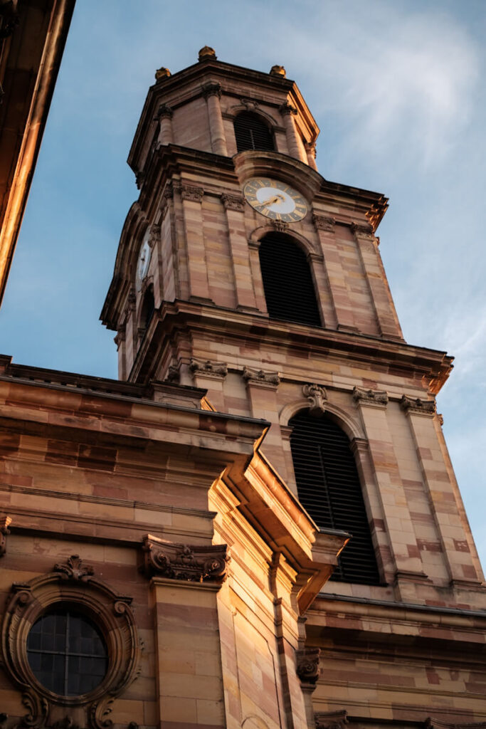 Ludwigskirche in Saarbrucken Duitsland Reislegende