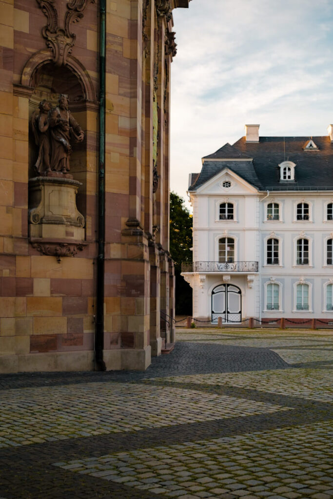 Ludwigsplatz kerk Saarbrucken Duitsland Reislegende