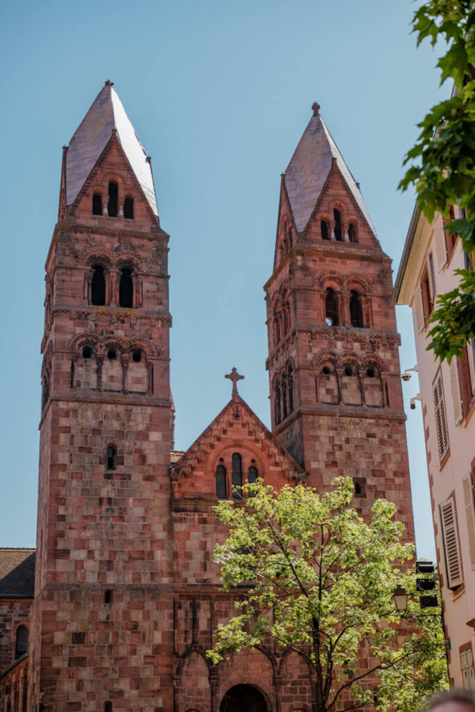 Romaanse kerk Eglise Sainte Foy Selestat Frankrijk Reislegende
