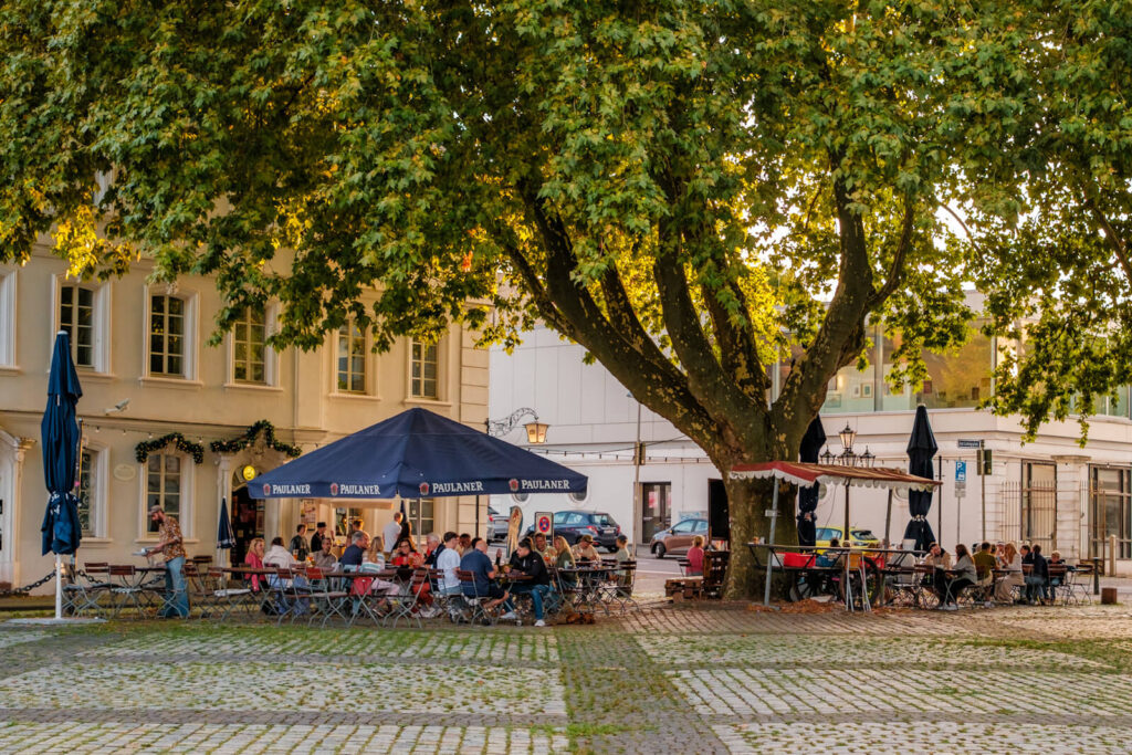 Terrassen Ludwigsplatz Saarbrucken Duitsland Reislegende